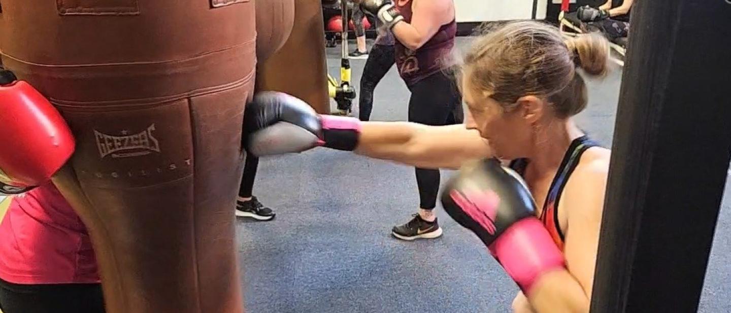 Woman boxing 